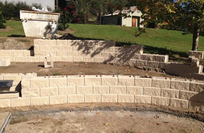 Retaining & Retention Walls-El Paso TX Landscape Designs & Outdoor Living Areas-We offer Landscape Design, Outdoor Patios & Pergolas, Outdoor Living Spaces, Stonescapes, Residential & Commercial Landscaping, Irrigation Installation & Repairs, Drainage Systems, Landscape Lighting, Outdoor Living Spaces, Tree Service, Lawn Service, and more.